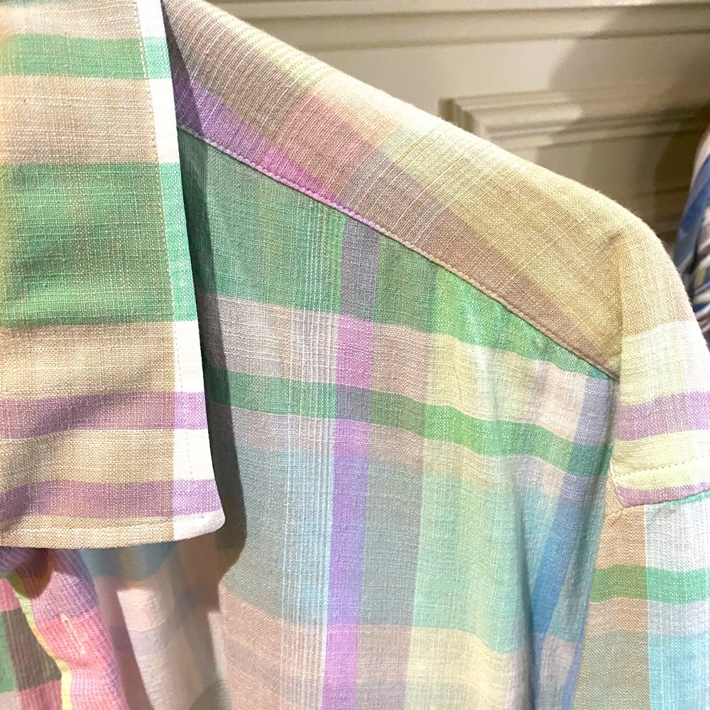 Mens Tallia shirt. short Sleeve. Plaid. Pastel colors